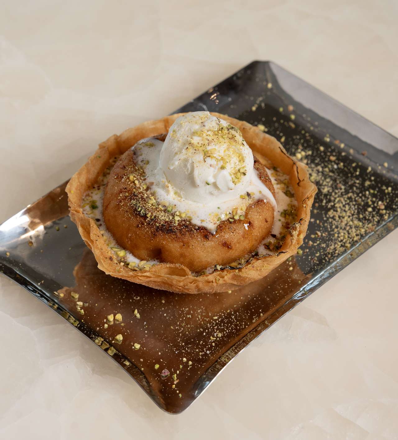 بان كيك مع بوظة القشطة